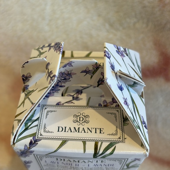 Diamante Scented Lavender Italian Vegitable Rapped Hand Soaps NWT Boxd 4x2.8oz - Picture 7 of 16